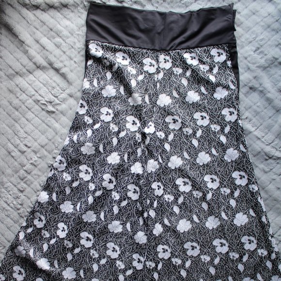 Unbranded Women's Black/Silver Floral Extra Wide Leg Pants ~XL~ - Picture 6 of 6